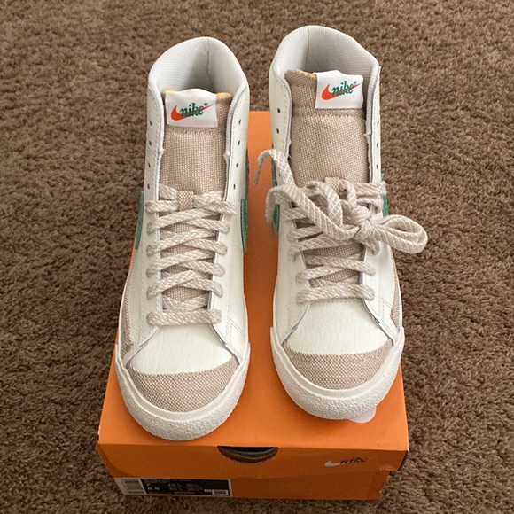 Nike | NWB Blazer Mid Vintage - Picture 6 of 12